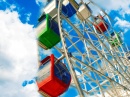 Колесо обозрения - популярный аттракцион в парке Кок Тобе