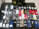 Женщина пыталась нелегально провезти на себе полсотни iPhone и Samsung в Китай